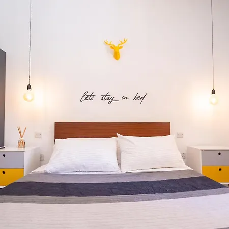 13, Mustard Ferienhaus