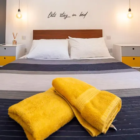 בית נופש 13, Mustard בירגו