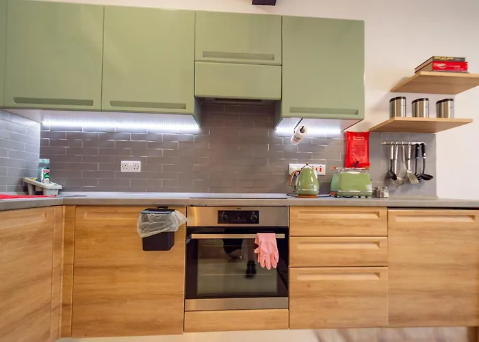 別荘 13, Mustard ビルグ