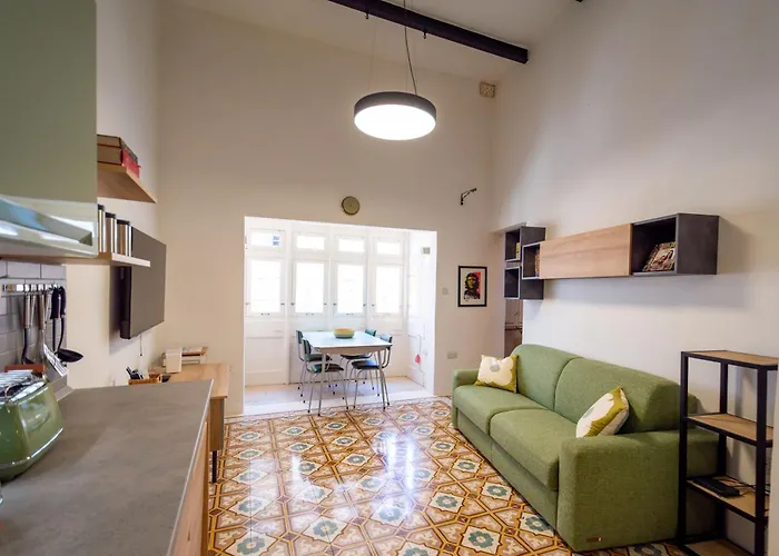 Tatil Evi 13, Mustard *